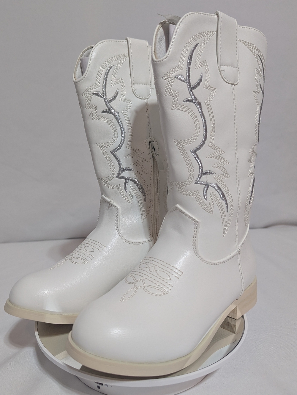 (New) IUV Cowboy Boots for Cowgirl Sized 13 (Youth) (White) w/detailed embroider